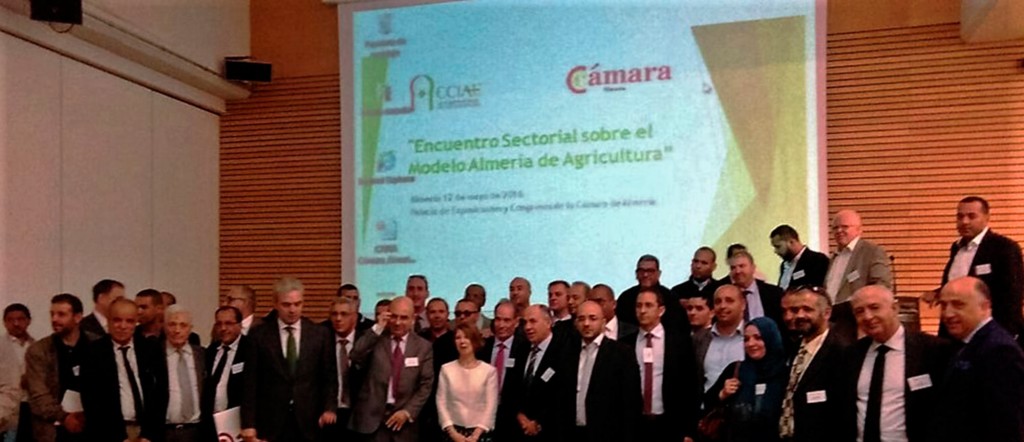 Foto de familia de empresarios argelinos y almerienses