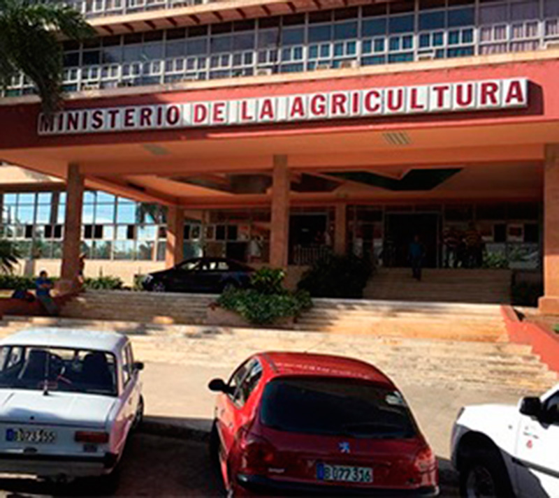 El aperturismo cubano propicia la primera visita de agricultores
