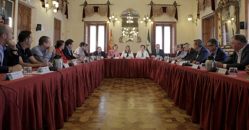 Susana Díaz con el sector hortofrutícola almeriense.