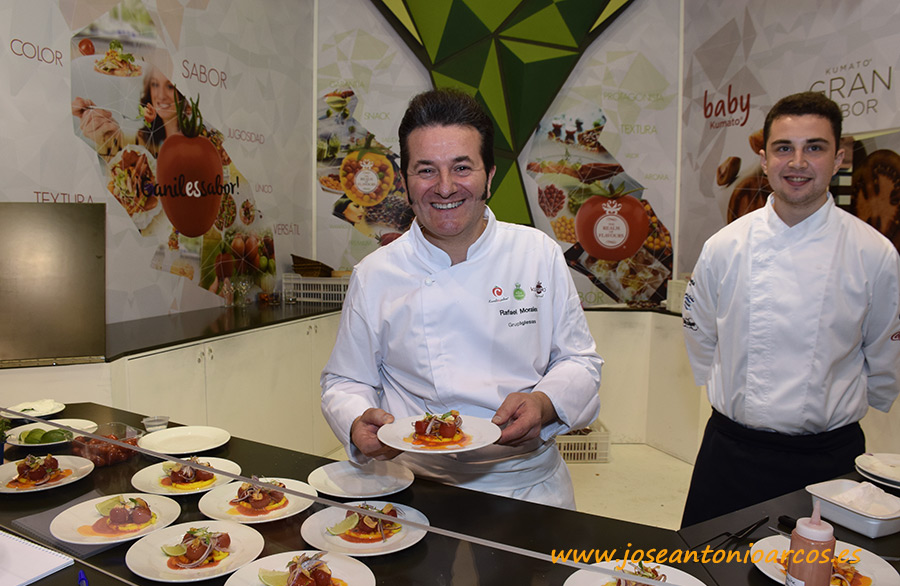 El chef Rafa Morales cocina el Reino de los Sabores en Barcelona