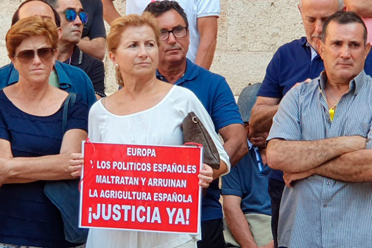 El pequeño agricultor español exige recuperar la “preferencia comunitaria”