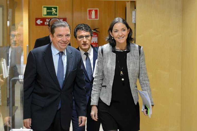 Luis Planas sigue como ministro de Agricultura