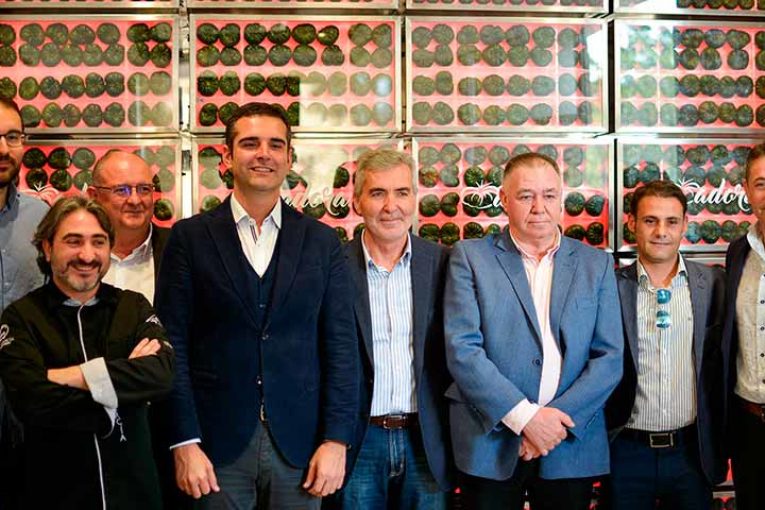 Tomate Adora se muestra a hosteleros y restauradores