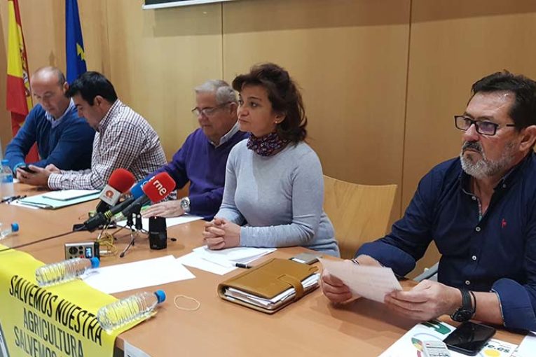Agricultores de las ocho provincias andaluzas bloquearán el puerto de Algeciras