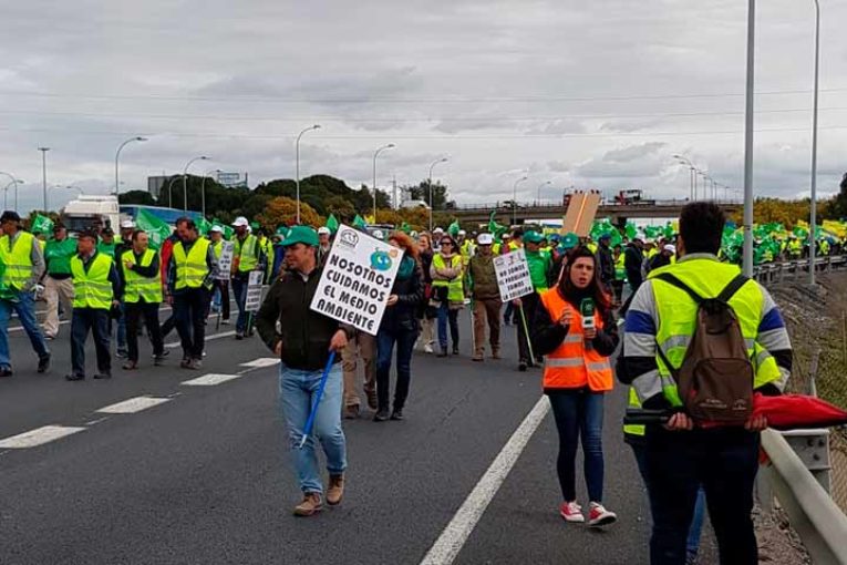 #AgricultoresAlLímite de Huelva cansados de cambiar el dinero