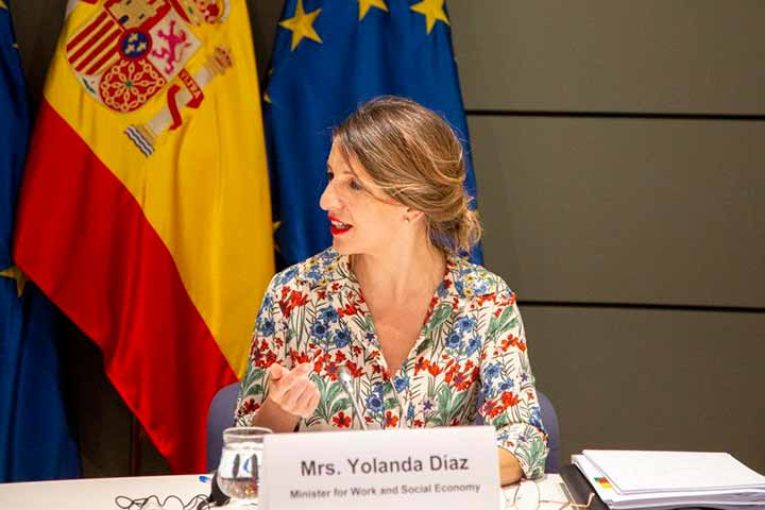 Asociaciones del sector primario exigen la dimisión de Yolanda Díaz