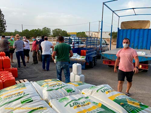 Agricultura Viva en Acción recauda insumos agrícolas para donar a los agricultores afectados por el temporal de Gloria en el campo de Níjar. /joseantonioarcos.es