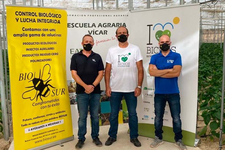 Biosur y la Escuela Agraria de Vícar crean un “escaparate” del control biológico