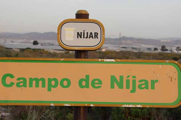 La escasez de agua lleva a racionarla en Níjar y Adra al inicio de campaña