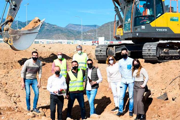Naturinda pone la primera piedra de sus futuras instalaciones