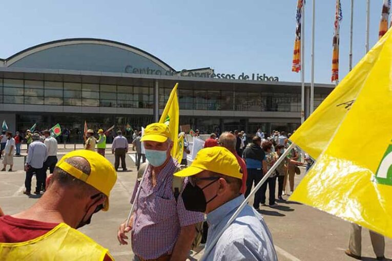 Agricultores españoles se unen a las protestas de portugueses en Lisboa