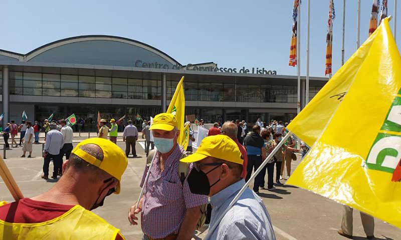 Agricultores españoles se unen a las protestas de portugueses en Lisboa