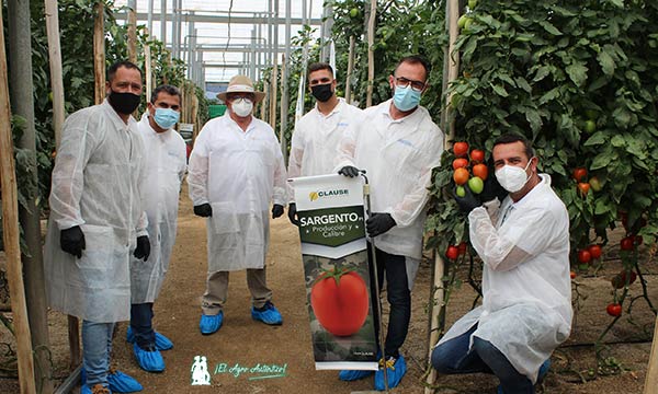 Técnicos del semillero Cristalplant con Raimundo García, de HM.Clause. /joseantonioarcos.es
