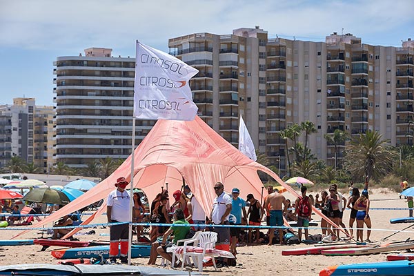 Sup Race Citrosol 2021 en las playas de Gandía. /joseantonioarcos.es