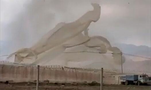 Tornados levantan invernaderos en Níjar. /agroautentico.com