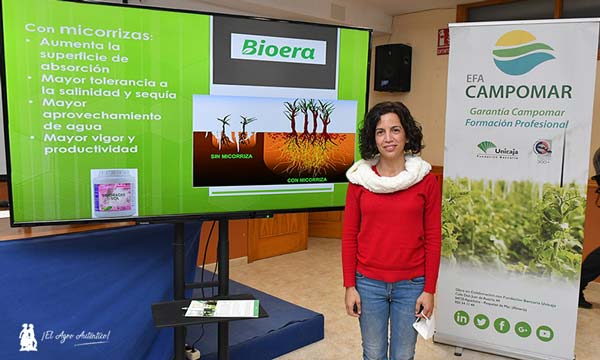 En estas jornadas de EFA Campomar la técnico de Bioera Yolanda Muñoz, que expuso las alternativas naturales a la desinfección química del suelo convencional, que a su vez son complementarias con las técnicas de solarización, biosolarización y biofumigación.