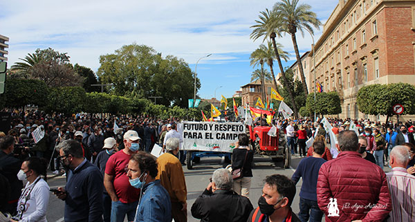 Futuro y respeto para el campo manifestacion en Murcia. / agroautentico.com
