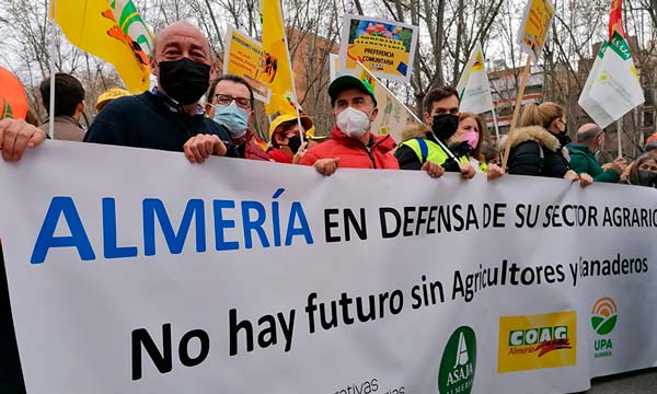 Manifestación de agricultores y ganaderos en Madrid. #20MRural #JuntosPorElCampo / agroautentico.com