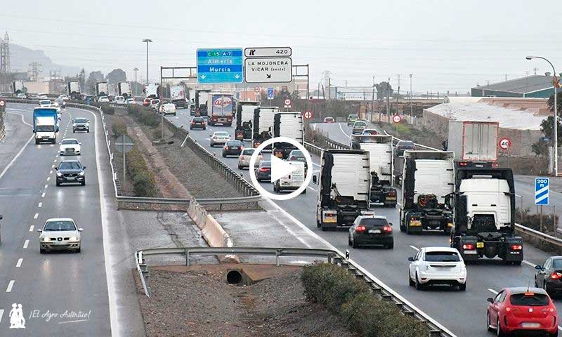Marcha protesta de cientos de camiones por la autovía del Mediterráneo
