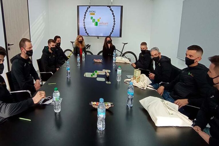 Vellsam pone en marcha un equipo ciclista como apuesta por la vida saludable