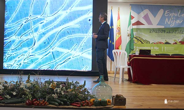 Charla sobre Epigen de Carlos Meza en la feria agrícola de Expolevante 2022. / agroautentico.com