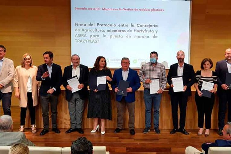 Recoger y reciclar el 100% del plástico agrícola es posible