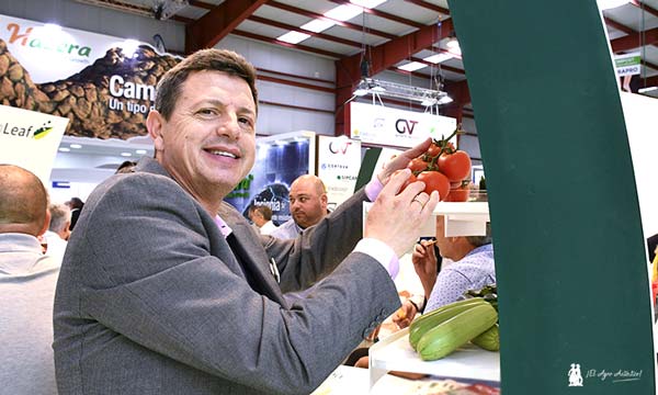 Manuel Hernández, especialista de tomate de Rijk Zwaaan. / agroautentico.com