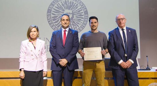 Palacios Lara recibe el Premio Trabajo de Fin de Grado de la mano del Colegio de Ingenieros Técnicos de Almería en colaboración con la Escuela Superior de Ingeniería.