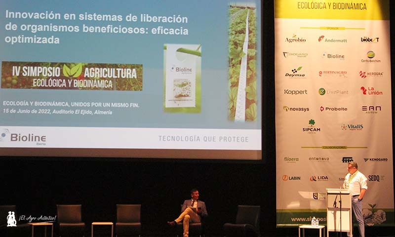 Manuel Gómez, responsable de desarrollo de Bioline, en el Simposio de Agricultura Ecológica de El Ejido. / agroautentico.com