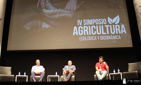 Raúl Ortega en el simposio de Agricultura Ecológica de El Ejido. / agroautentico.com