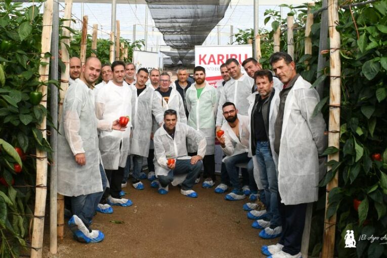 Tour por el Poniente almeriense con la variedad Karibu