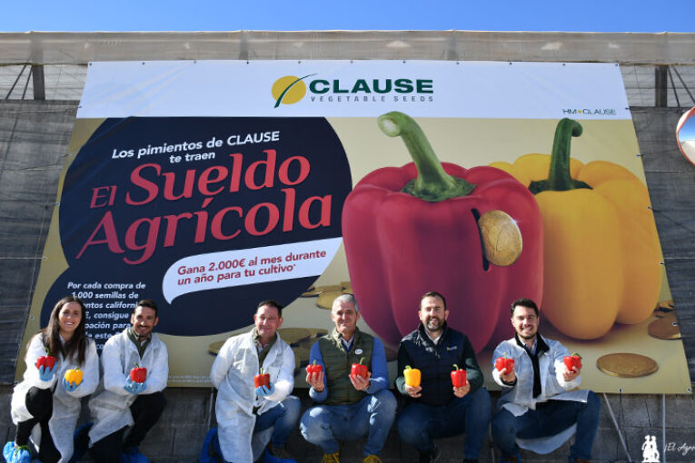 Clause cambia el coche de los pimientos por El Sueldo Agrícola