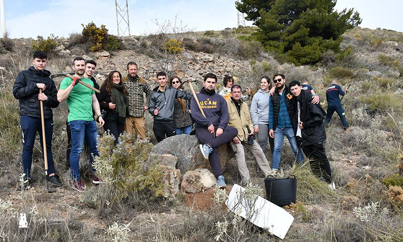 Biosur en Acción reforestación en Almería en sierra de Gádor / agroautentico.com