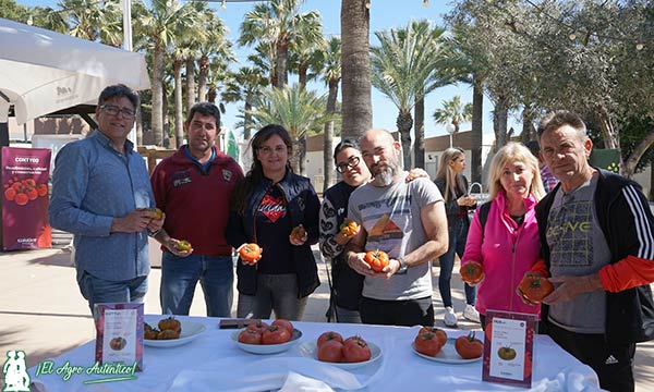 Manuel Martínez de Gautier con productores almerienses de tomate / agroautentico.com