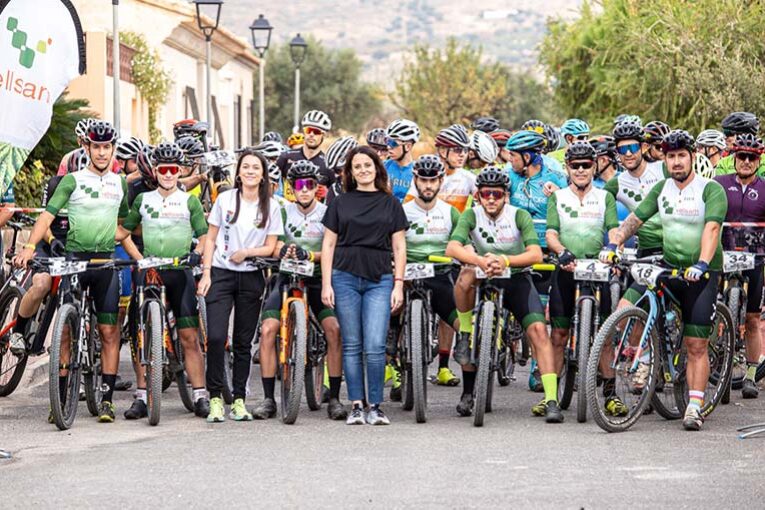 El equipo ciclista Vellsam Team cumple un año