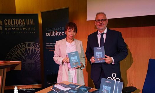 María del Mar Ruiz, vicerrectora de la UAL, con Francisco Bermúdez, representante de la Fundación Cellbitec / agroautentico.com