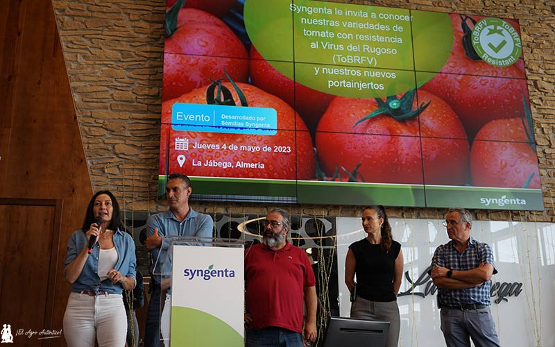 Inma Hernández, responsable de ventas de Syngenta, en las jornadas de tomate en Almería / agroautentico.com