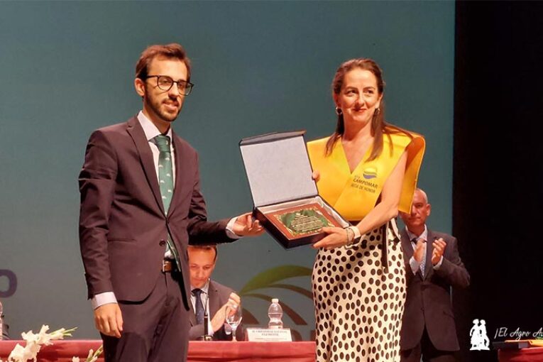Aránzazu Martín amadrina a una nueva promoción de EFA Campomar