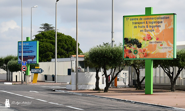 Cartel alusivo al liderazgo de Saint-Charles International en Perpiñán / agroautentico.com