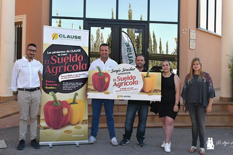 El primer Sueldo Agrícola lo recoge un agricultor de Berja-Inver, Sergio Sánchez