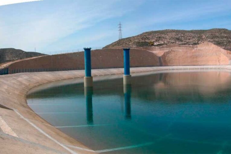 El recorte del agua de Carboneras pone en jaque el arranque de la campaña en Níjar