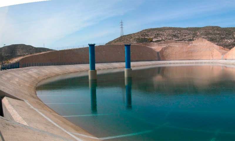 El recorte del agua de Carboneras pone en jaque el arranque de la campaña en Níjar