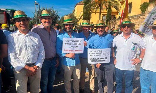 Miembros de Asaja Alicante y Asaja Nacional en la protesta de Córdoba / agroautentico.com