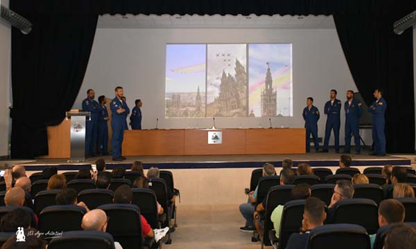 Presentación de la Patrulla Águila en las instalaciones de la Academia General del Aire / agroautentico.com