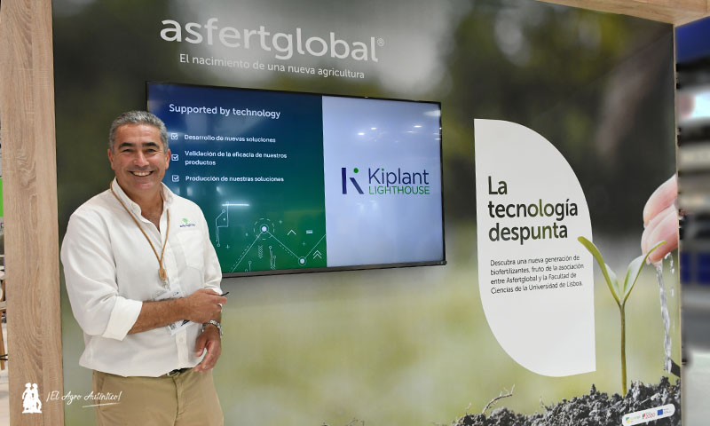 Pedro Sebastiâo, director técnico de Asfertglobal, durante la presentación de Kiplant LightHouse en Fruit Attraction 2023 / agroautentico.com