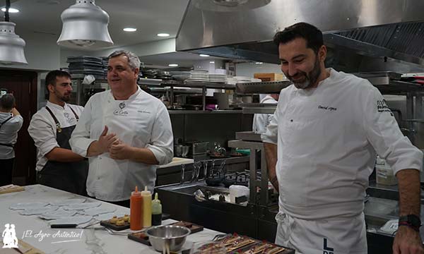 Chefs José Álvarez y David López en la cocina de La Costa / agroautentico.com