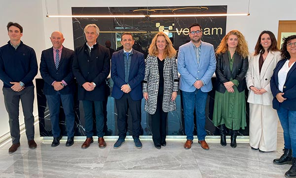 El delegado de Industria de Almería visita las instalaciones de Vellsam para conocer sobre el nuevo proyecto de biofungicidas / agroautentico.com