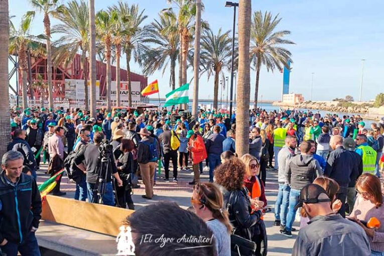 Asaja, Coag y Upa saldrán a la calle. La mecha de Francia llega a España