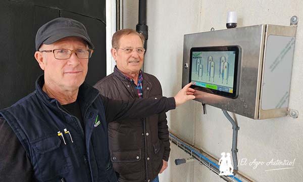 Manolo Navarro, director de fábrica y Antonio López, ingeniero industrial.