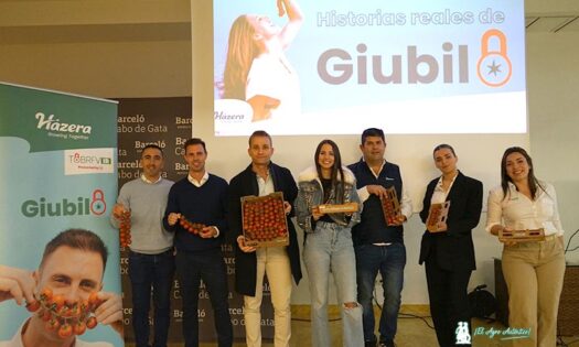 Tomate Giubilo. Equipo de Hazera en el evento de presentación de este nuevo cherry resistente a rugoso / agroautentico.com